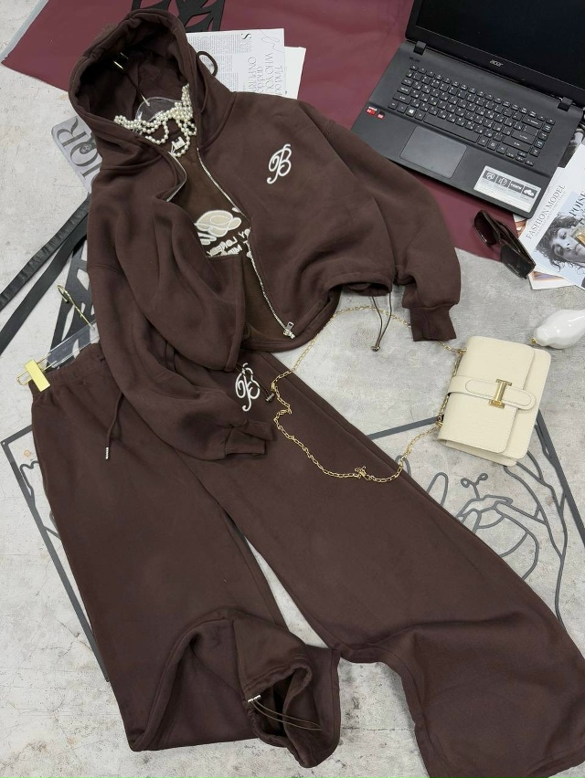 Спортивный костюм 23156408