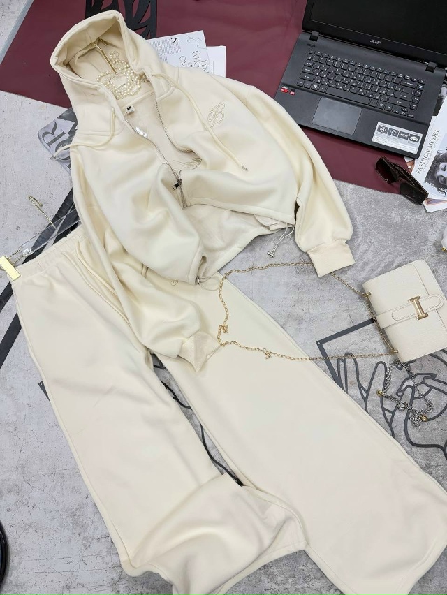 Спортивный костюм 23156408