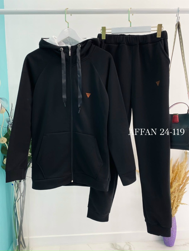 Спортивный костюм 23156169