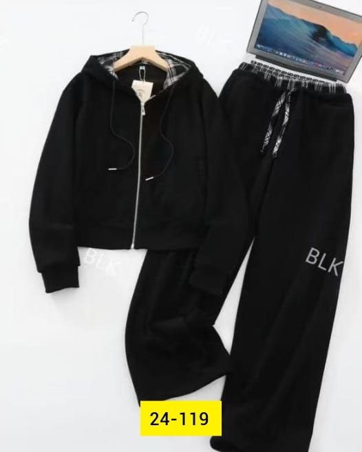 Спортивный костюм 23158219