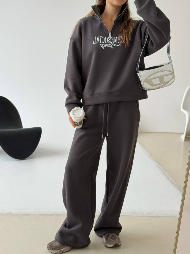 Спортивный костюм 23159180