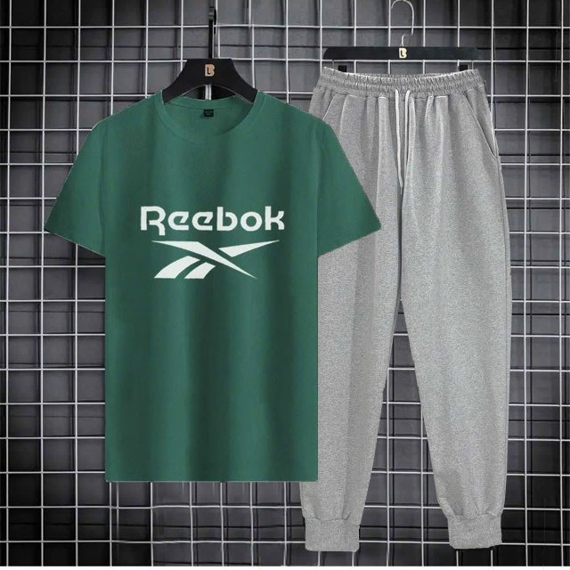 Спортивный костюм 23158364