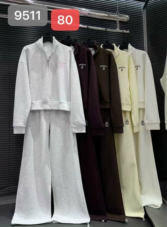 Спортивный костюм 23161671