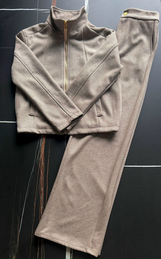 Спортивный костюм 23161095