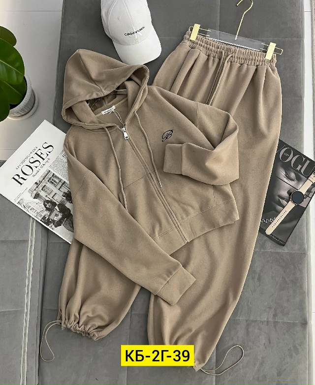 Спортивный костюм 23161979