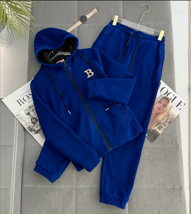 Спортивный костюм 23162282