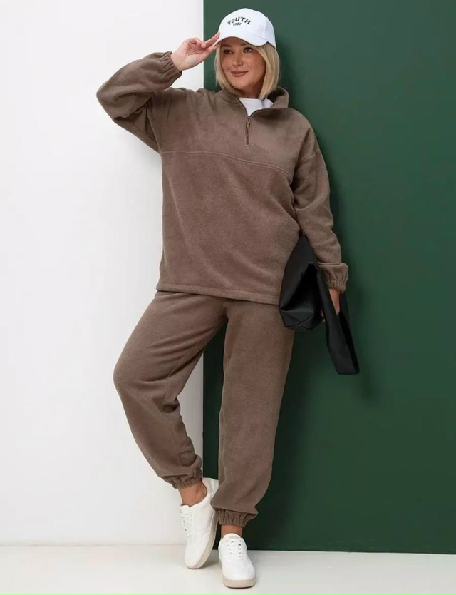 Спортивный костюм 23164653