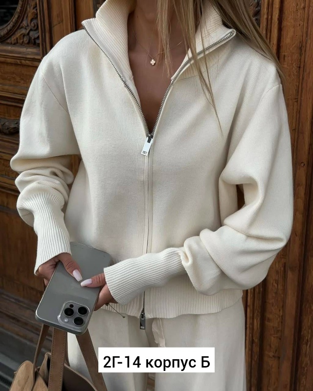 Спортивный костюм 23164217