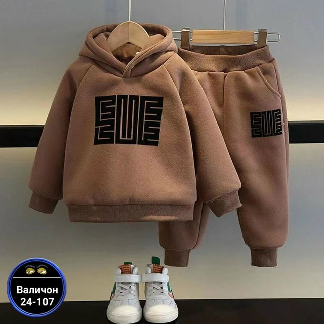 Спортивный костюм 23167491