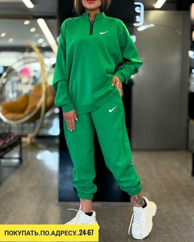 Спортивный костюм 23174096