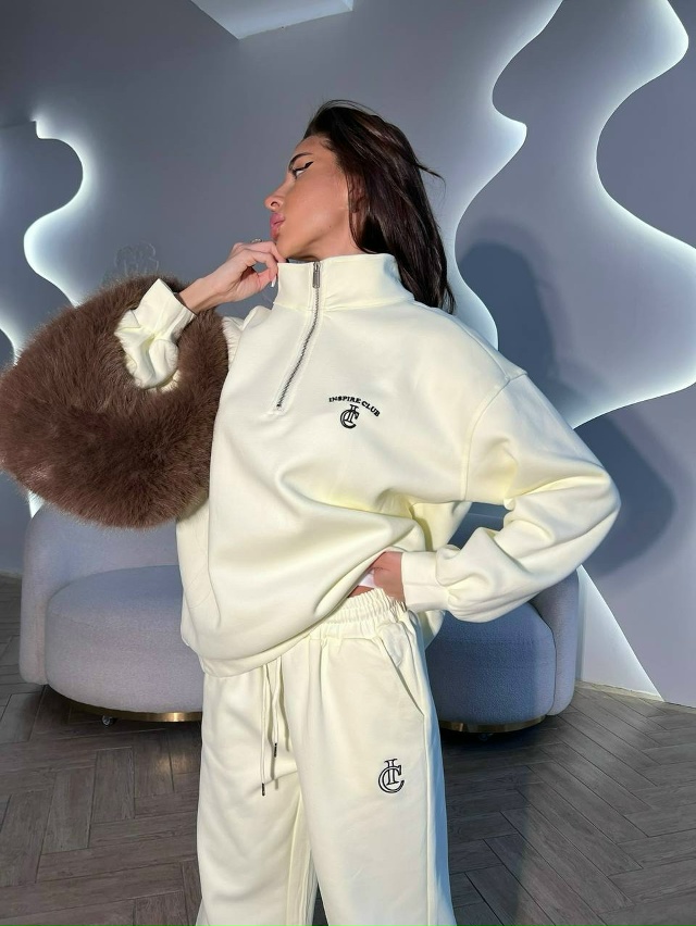 Спортивный костюм 23174460