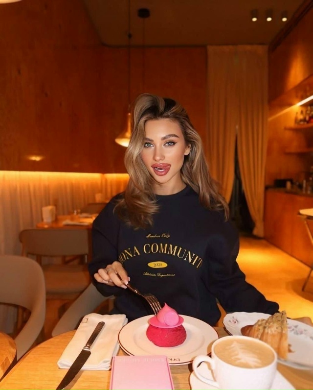 Спортивный костюм 23175366