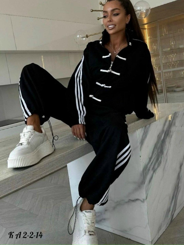 Спортивный костюм 23178174