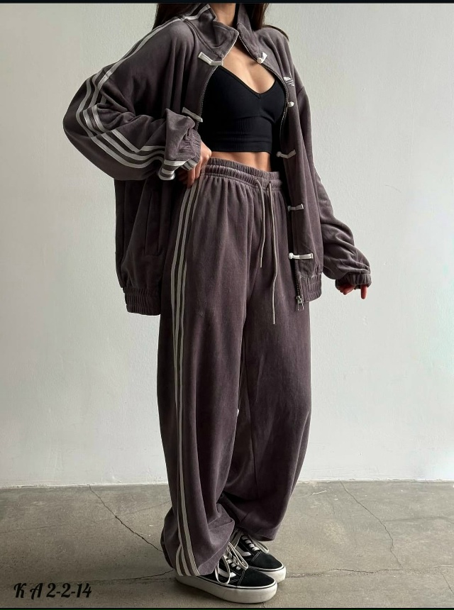 Спортивный костюм 23178174