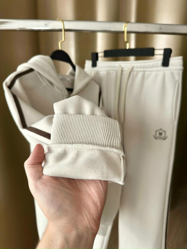 Спортивный костюм 23177617