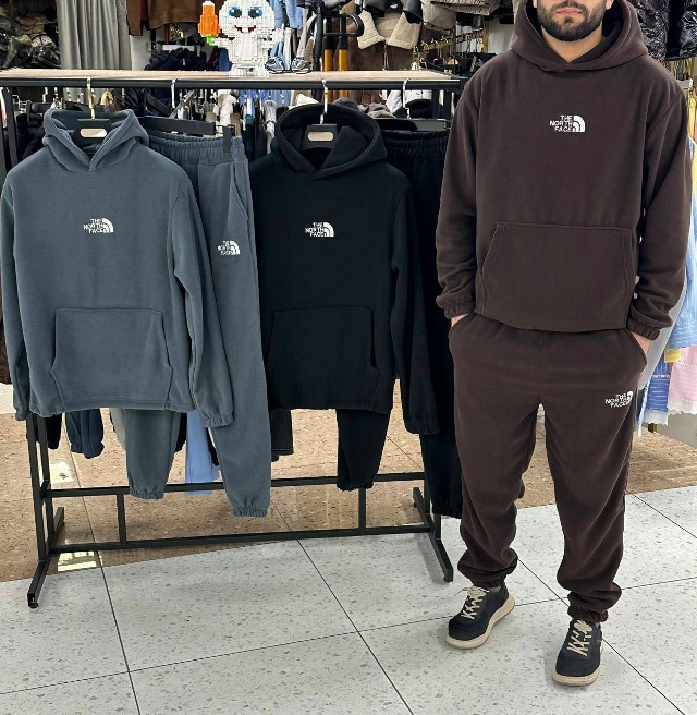 Спортивный костюм 23178864