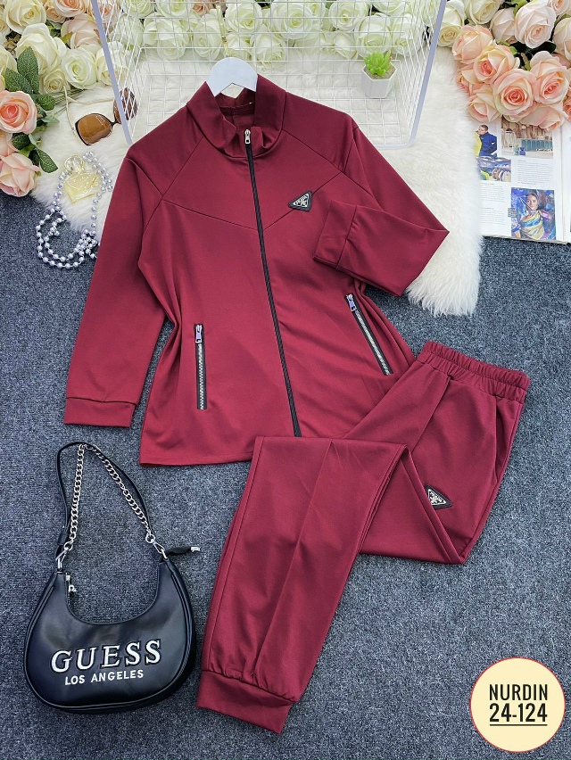 Спортивный костюм 23181727