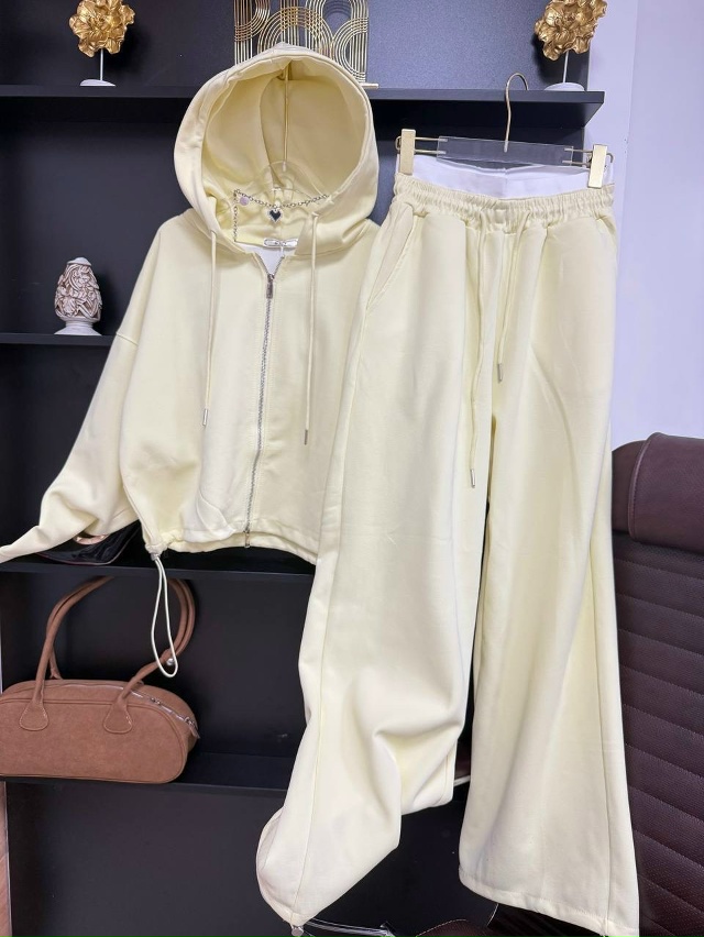 Спортивный костюм 23182135