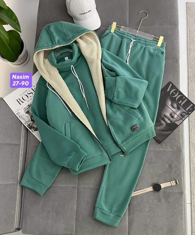 Спортивный костюм 23182792